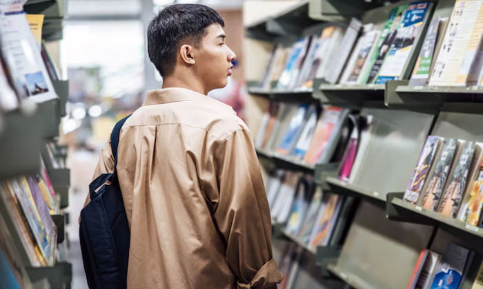 memilih buku untuk meningkatkan keterampilan